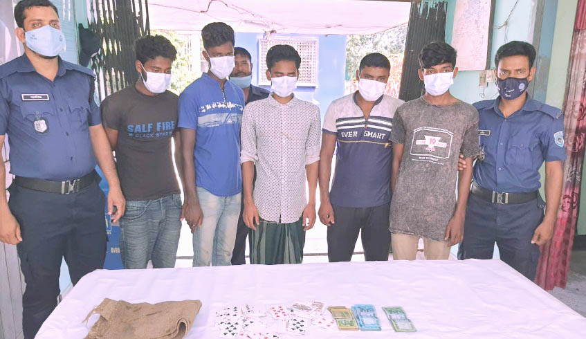 পামুলী ইউনিয়ন এর নগর গ্রাম থেকে ৫ জুয়াড়ী গ্রেফতার।